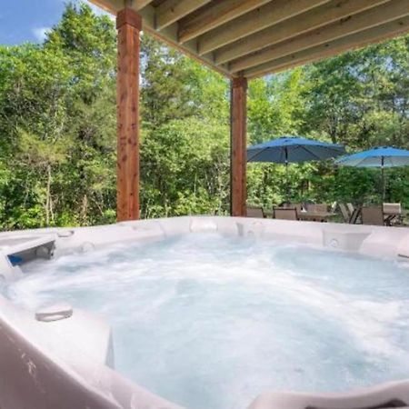 Villa Premier Retreat With Hot Tub, Theater & Pool Table Hollister Exterior foto