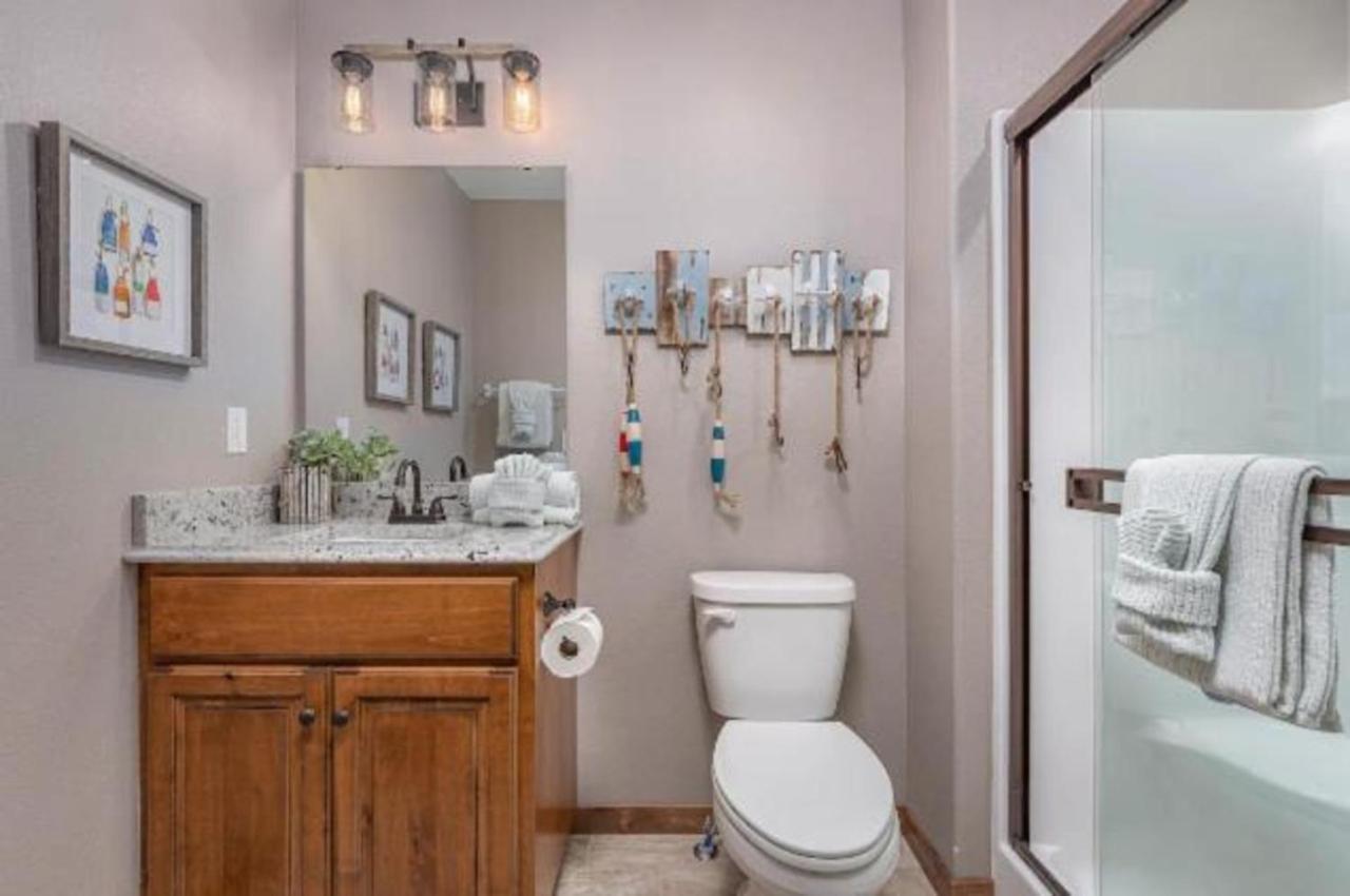 Villa Premier Retreat With Hot Tub, Theater & Pool Table Hollister Exterior foto
