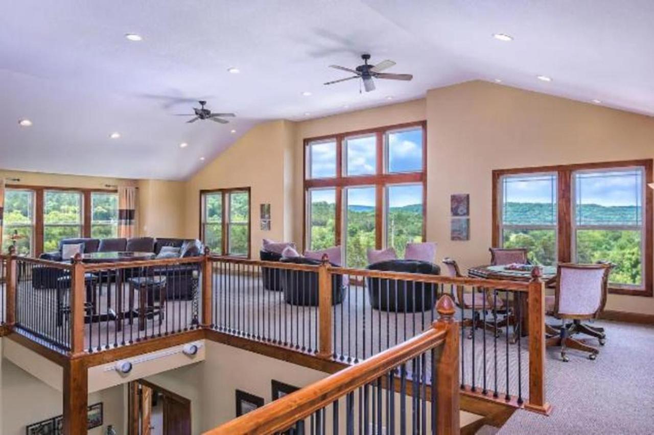 Villa Premier Retreat With Hot Tub, Theater & Pool Table Hollister Exterior foto