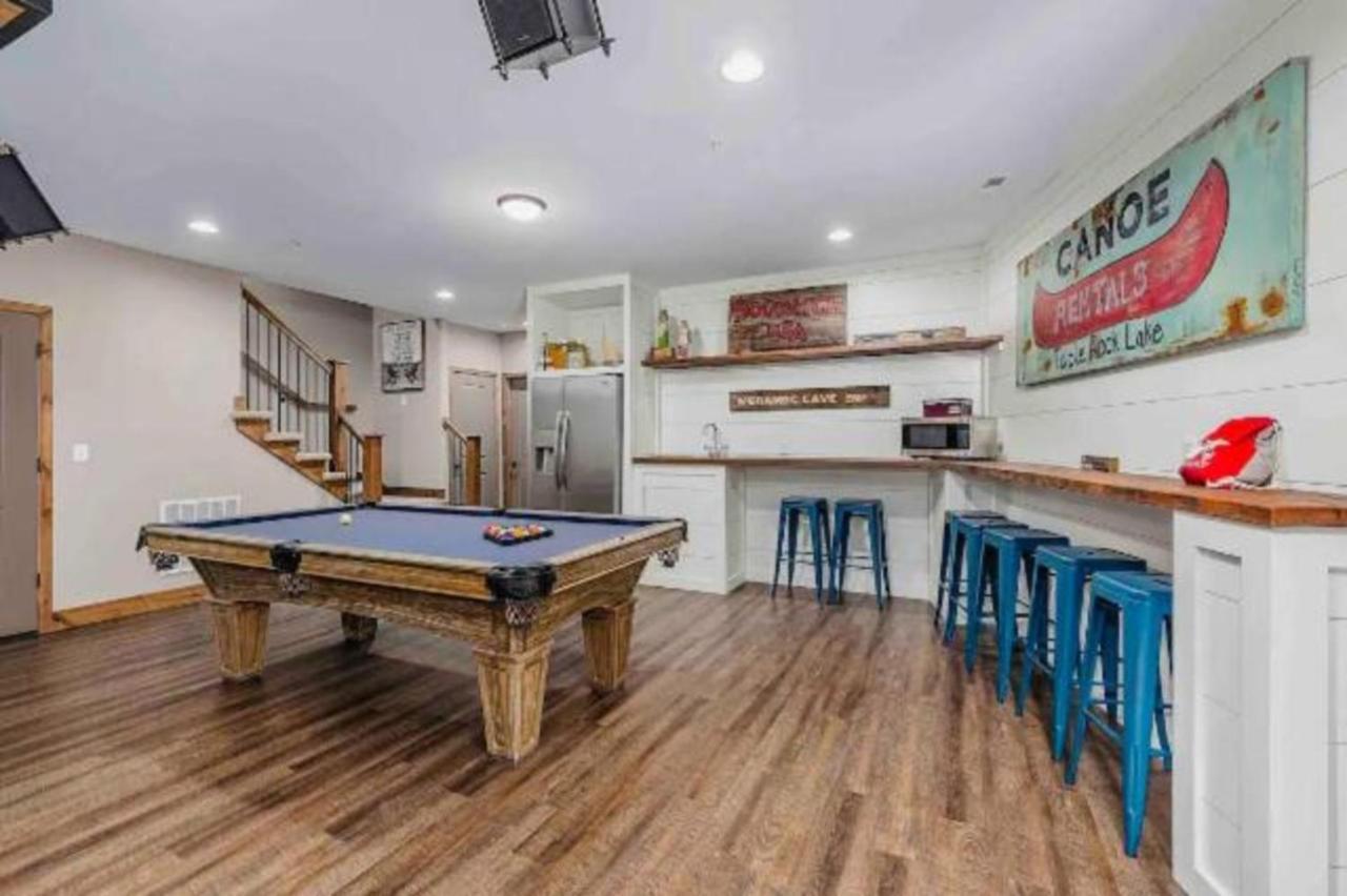 Villa Premier Retreat With Hot Tub, Theater & Pool Table Hollister Exterior foto
