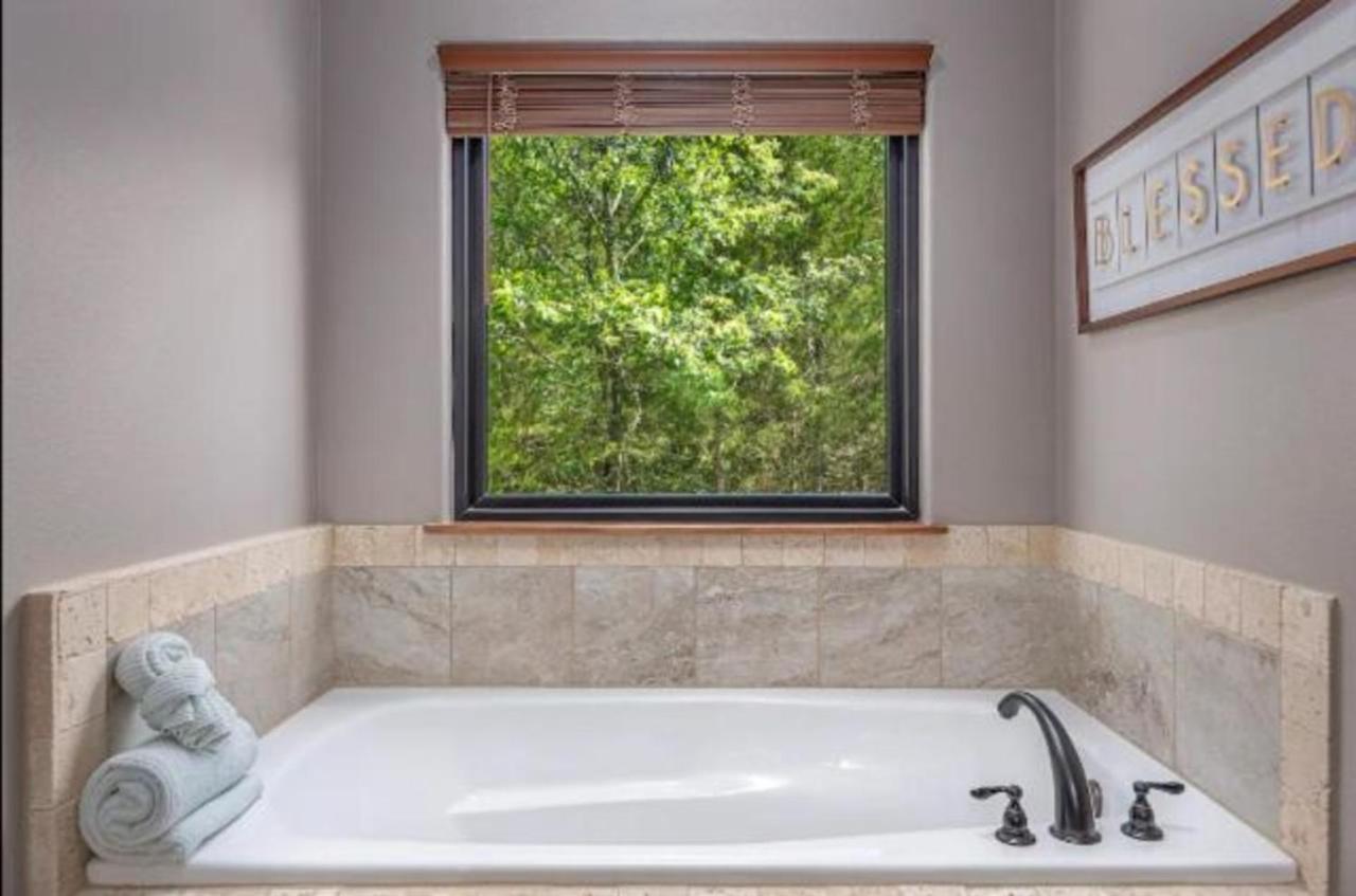 Spacious Home In Branson - 8 Bed, 6 Bath & Hot Tub Hollister Exterior foto